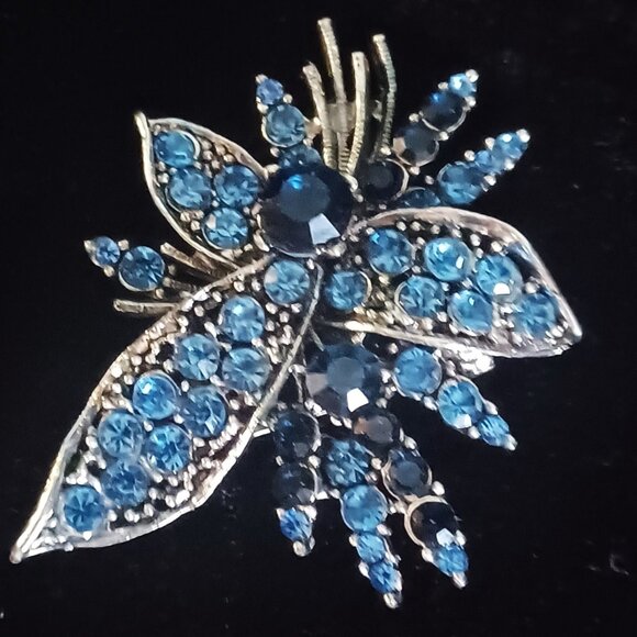 Beautiful Blue Rhinestone Brooch - Picture 1 of 5